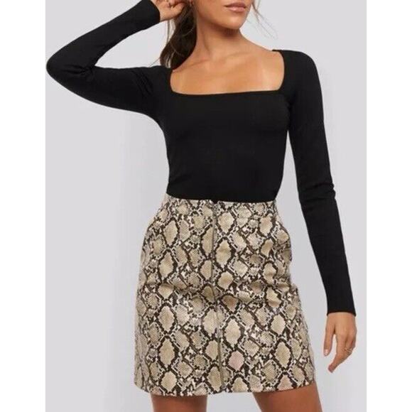 XLE THE LABEL Womens SMALL Mini Skirt Zip Front Snake Print FAUX LEATHER - Picture 2 of 16
